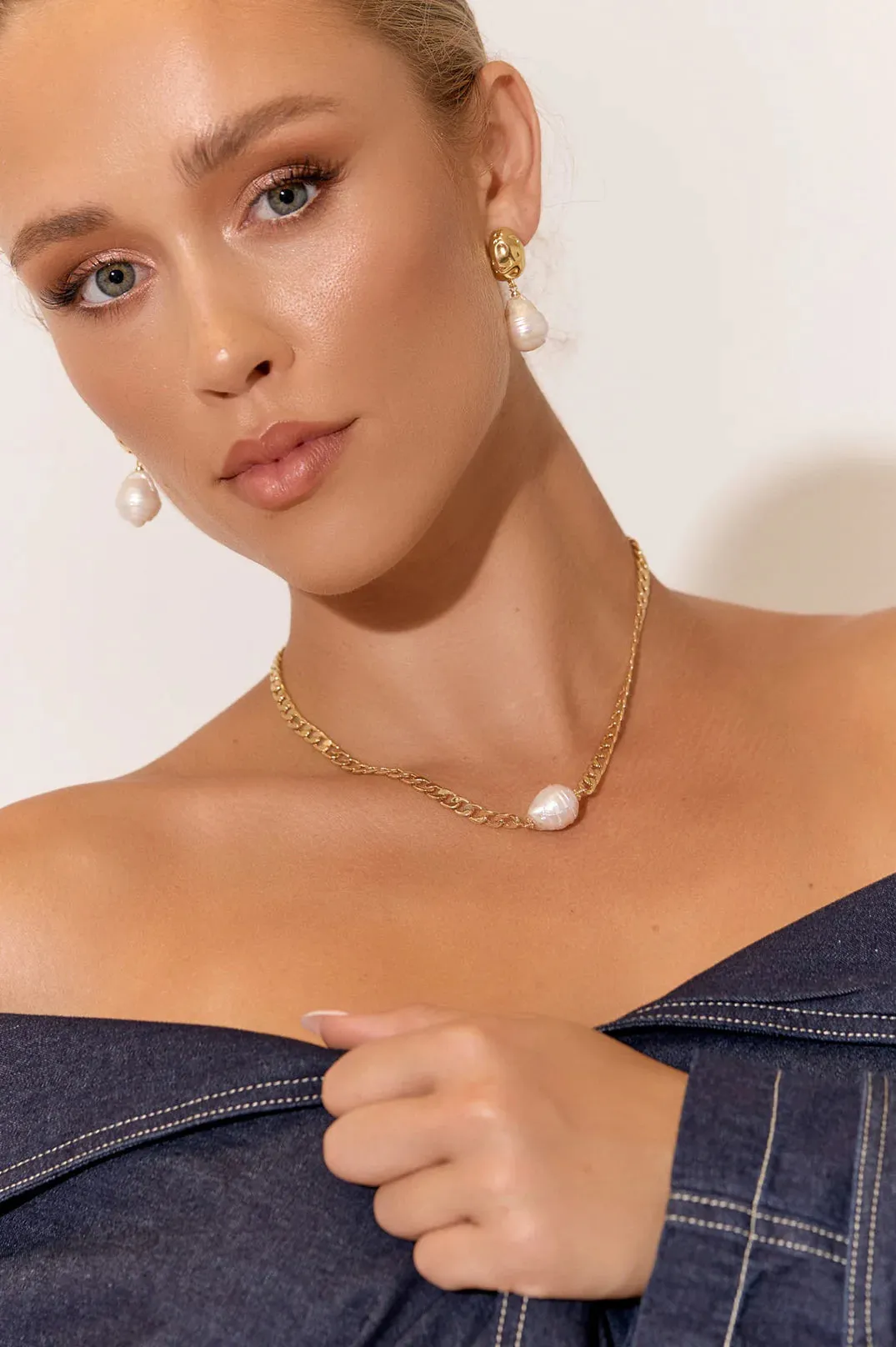 Curved Front Freshwater Pearl Earrings Cream/Silver